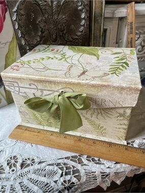 Susan Winget Ferns & butterflies storage box